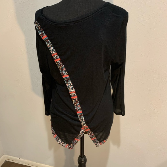 Xharalation top sz M like new - Picture 4 of 7